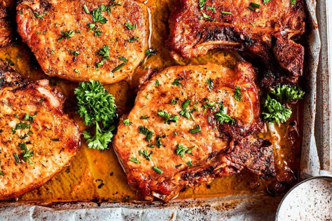 Свински т-бон стек на фурна - главна снимка