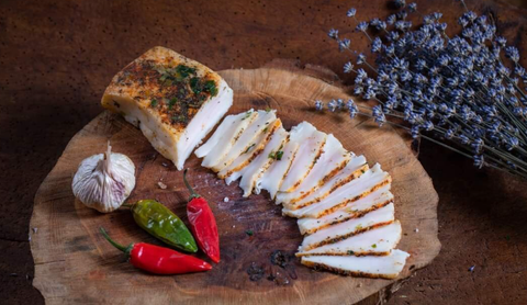 Сланина овкусена