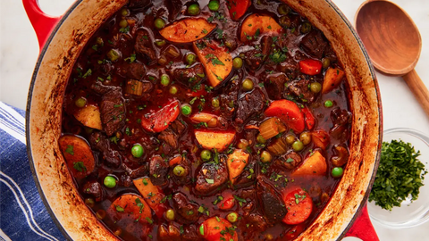 A recipe for mouth-watering beef from Jar in the oven with vegetables
