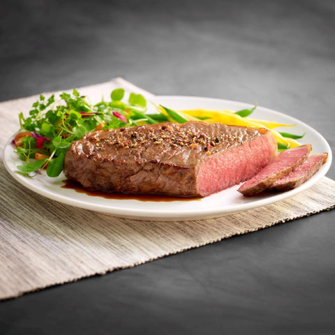 Striploin steak - Стриплойн стека от Black Angus е подходящ за рецепта за приготвяне на тиган, фурна или скара и е на добра цена