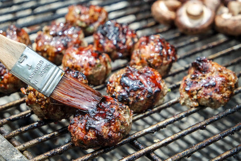 Juicy balls of grilled beef meatballs