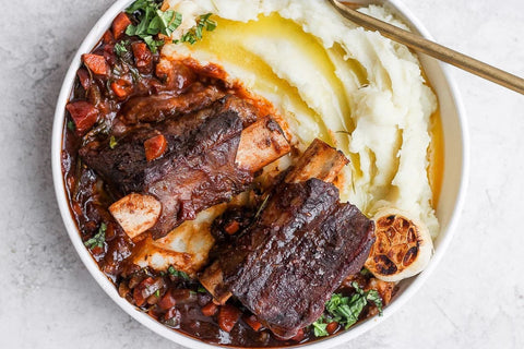 Recipe for tender beef ribs in the oven with mashed potatoes
